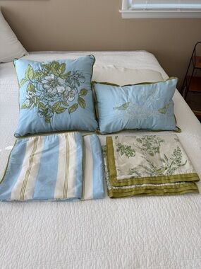 Martha Stewart 7 pc Full Size Bedding Set Flowers and Birds